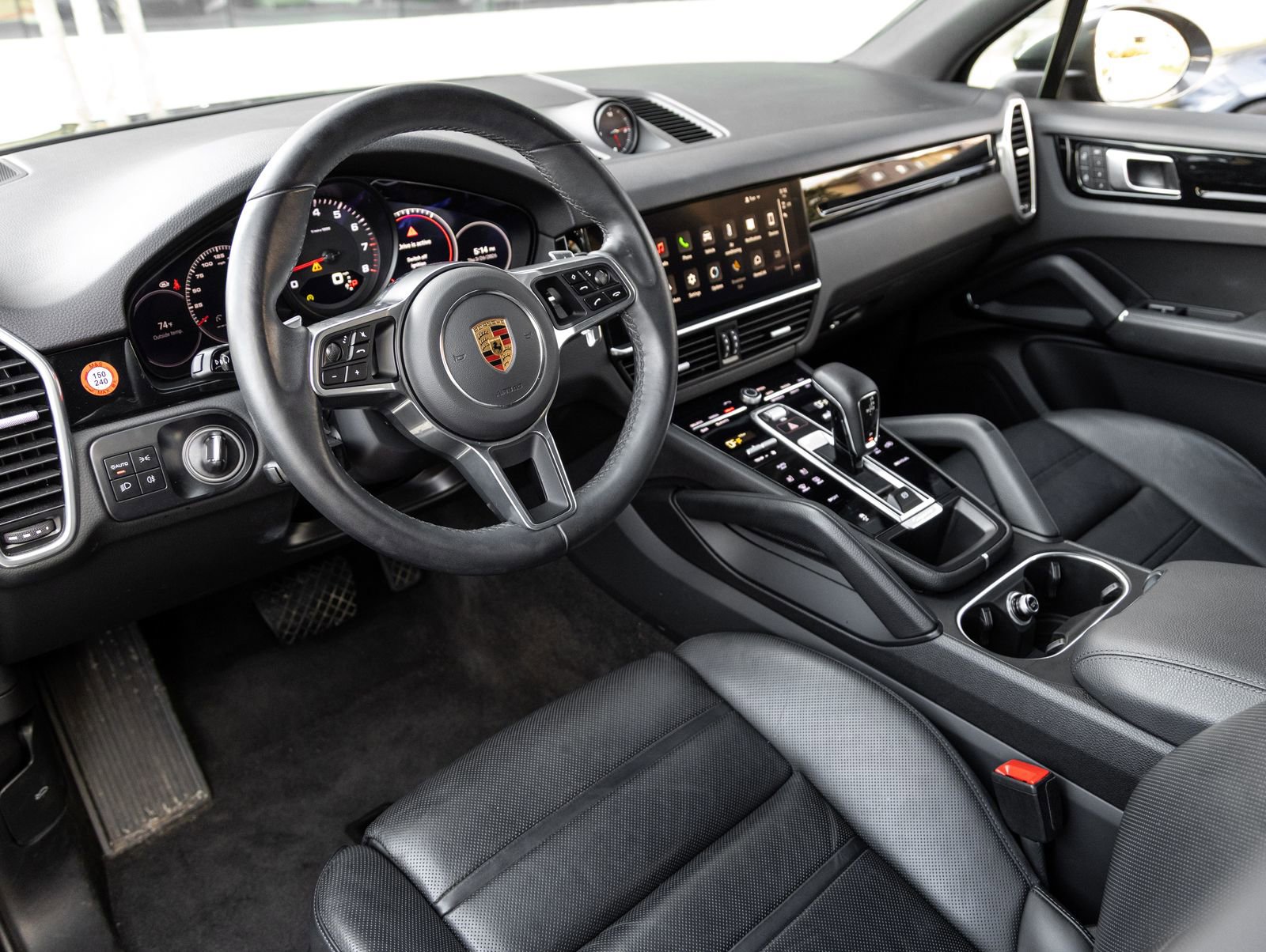 Certified 2023 Porsche Cayenne image 4