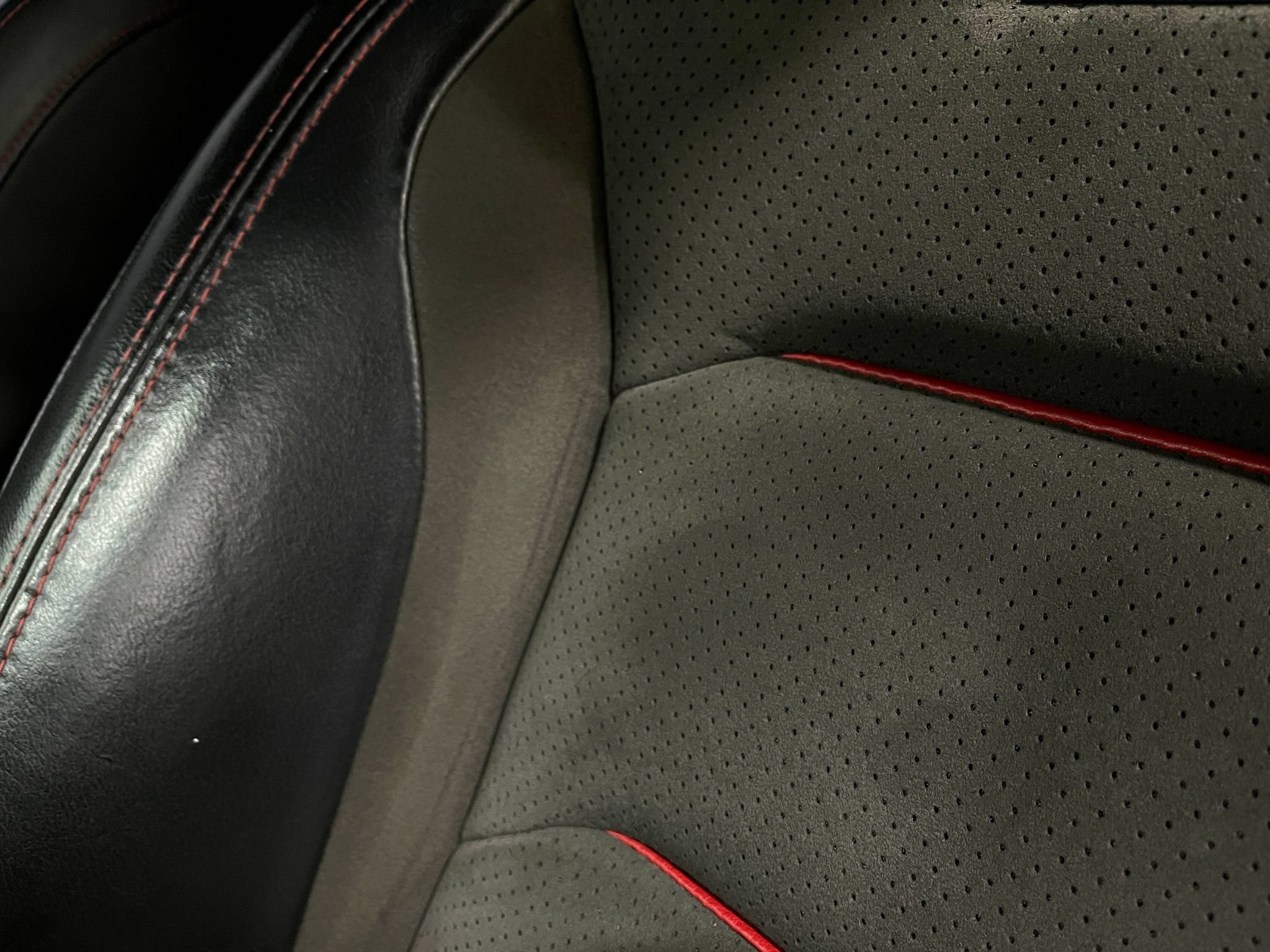 Used 2018 Chevrolet Camaro SS RWD image 15