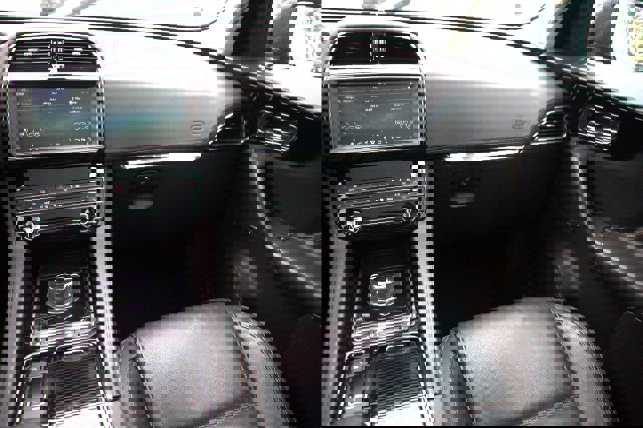 Used 2020 Jaguar F-PACE Prestige image 39