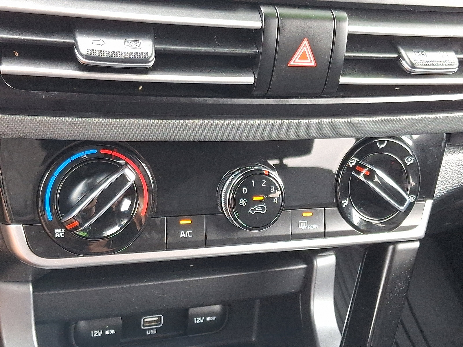 Used 2022 Kia Seltos LX image 15