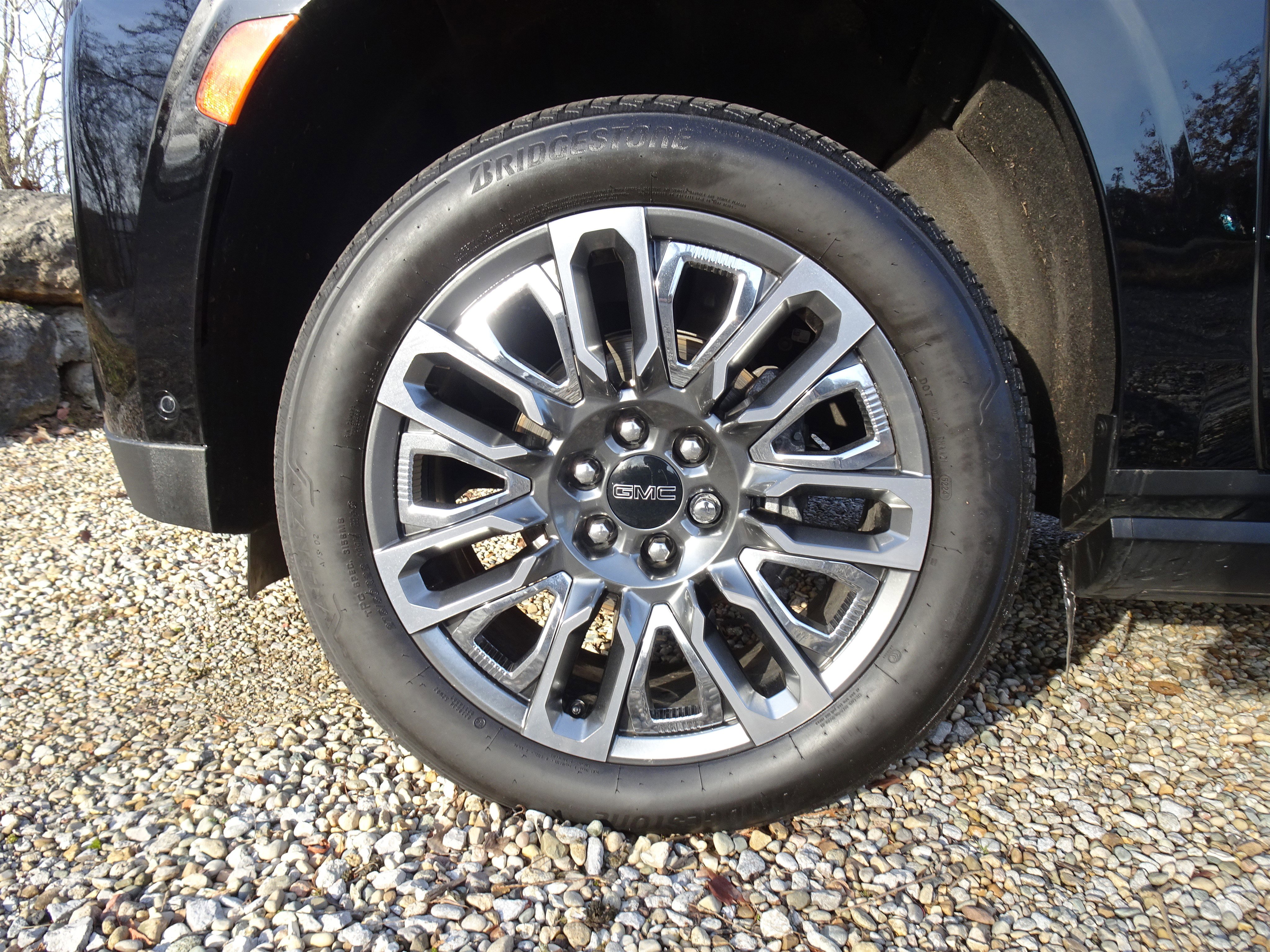 Used 2023 GMC Yukon XL Denali Ultimate image 38