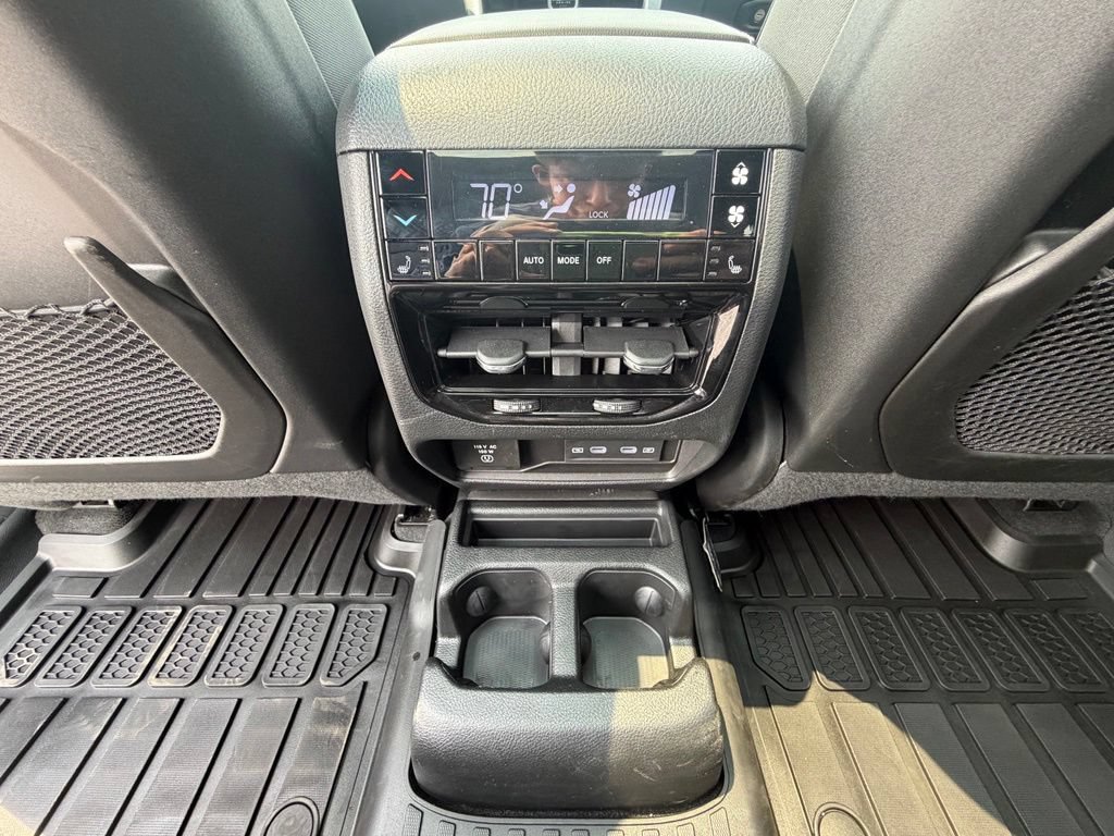 Used 2026 Jeep Grand Cherokee L Limited w/ Limited Altitude Package AWD/4WD image 9