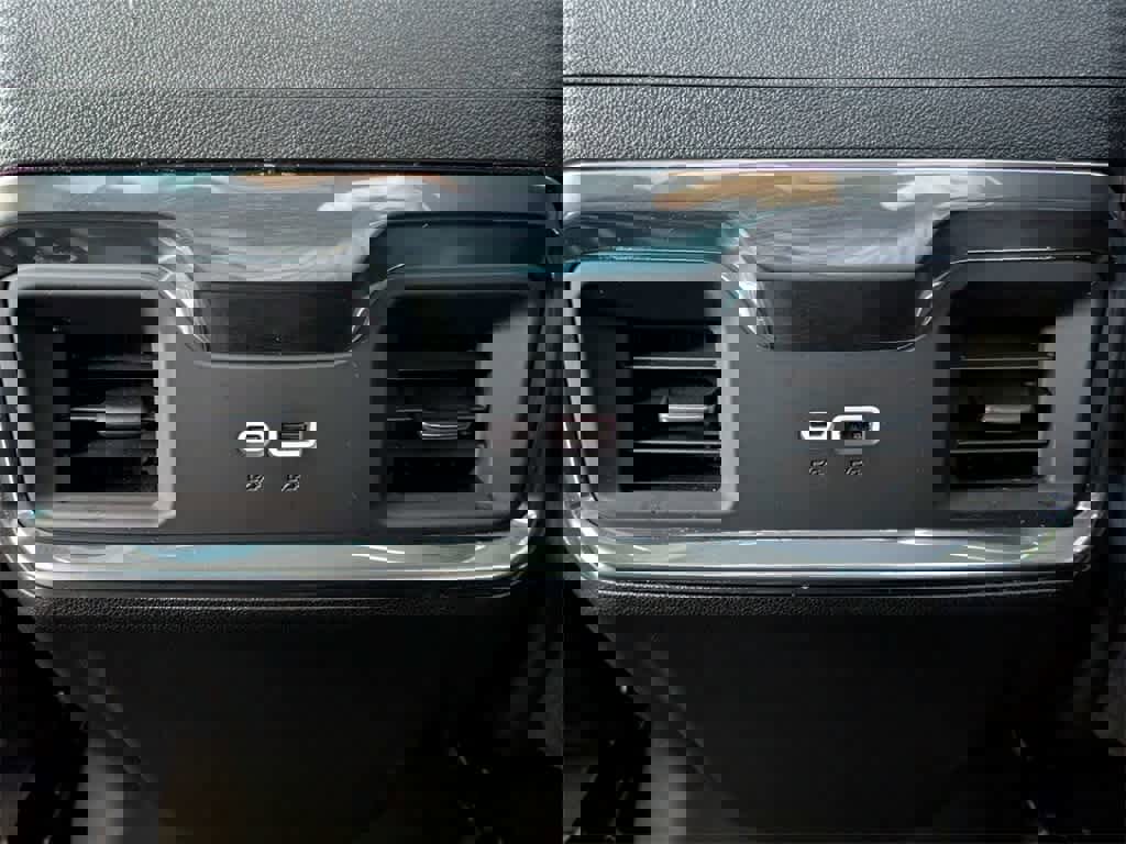 Used 2025 GMC Sierra 1500 Elevation w/ Preferred Package image 17