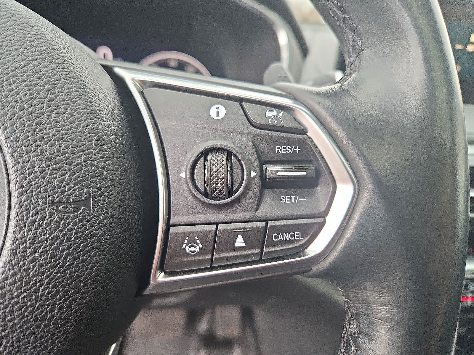 Certified 2023 Acura MDX w/Technology Package image 25