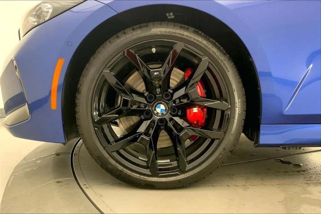 New 2026 BMW 330i xDrive Sedan w/ M Sport Package AWD/4WD image 9