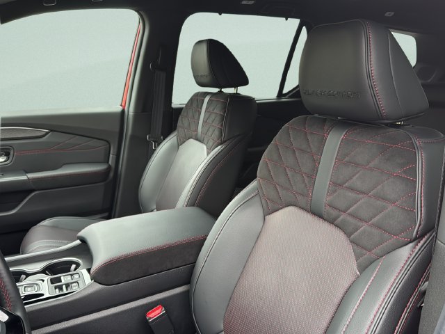 Certified 2026 Honda Pilot Black Edition image 11