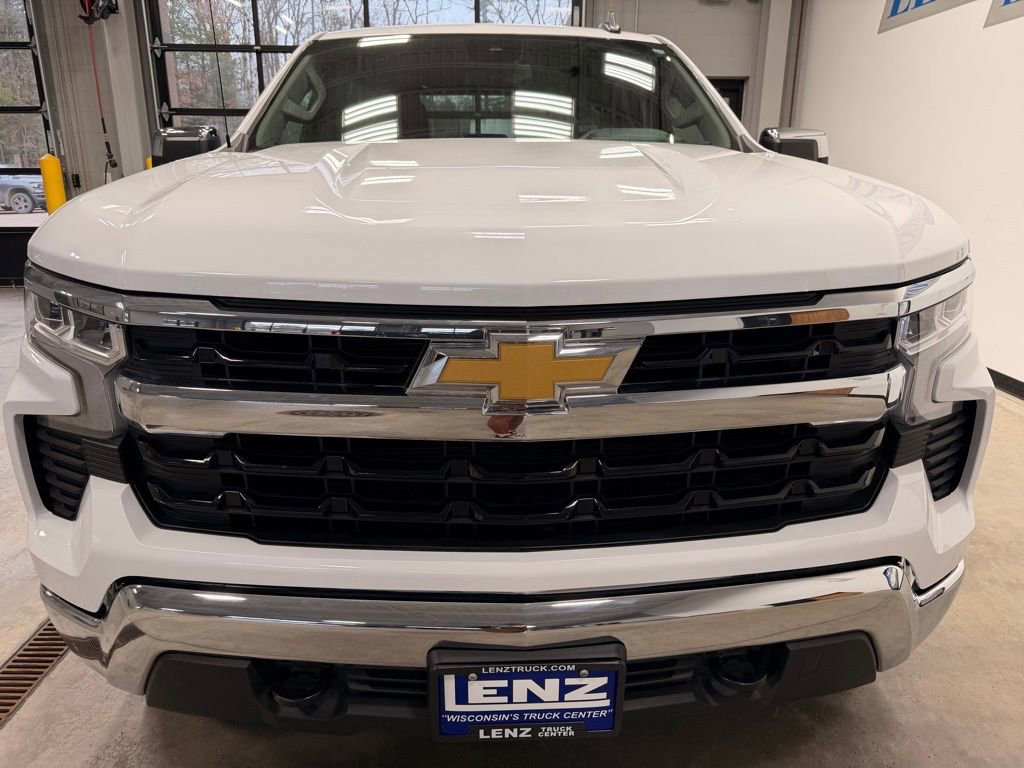Used 2025 Chevrolet Silverado 1500 LT image 3
