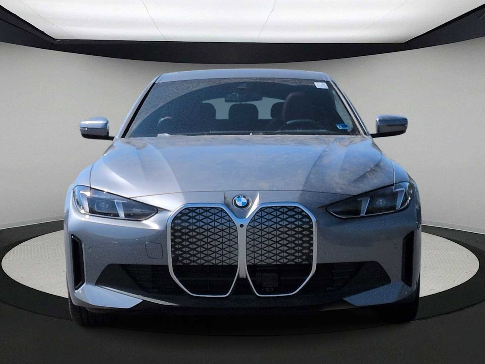 New 2026 BMW i4 xDrive40i image 3