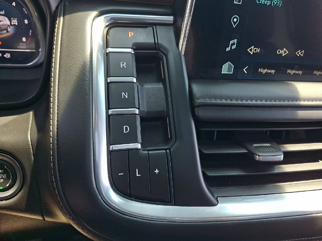 Used 2024 Chevrolet Tahoe High Country w/ Premium Package 2 AWD/4WD image 17