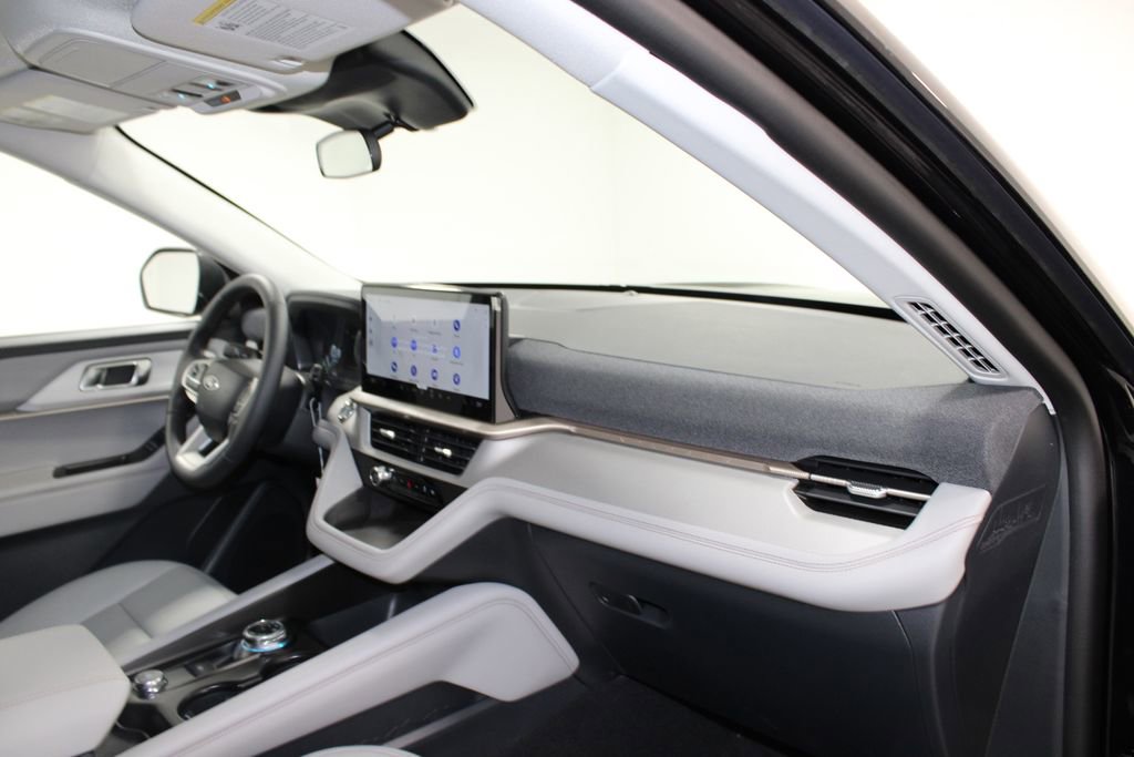 New 2026 Ford Explorer Active image 30