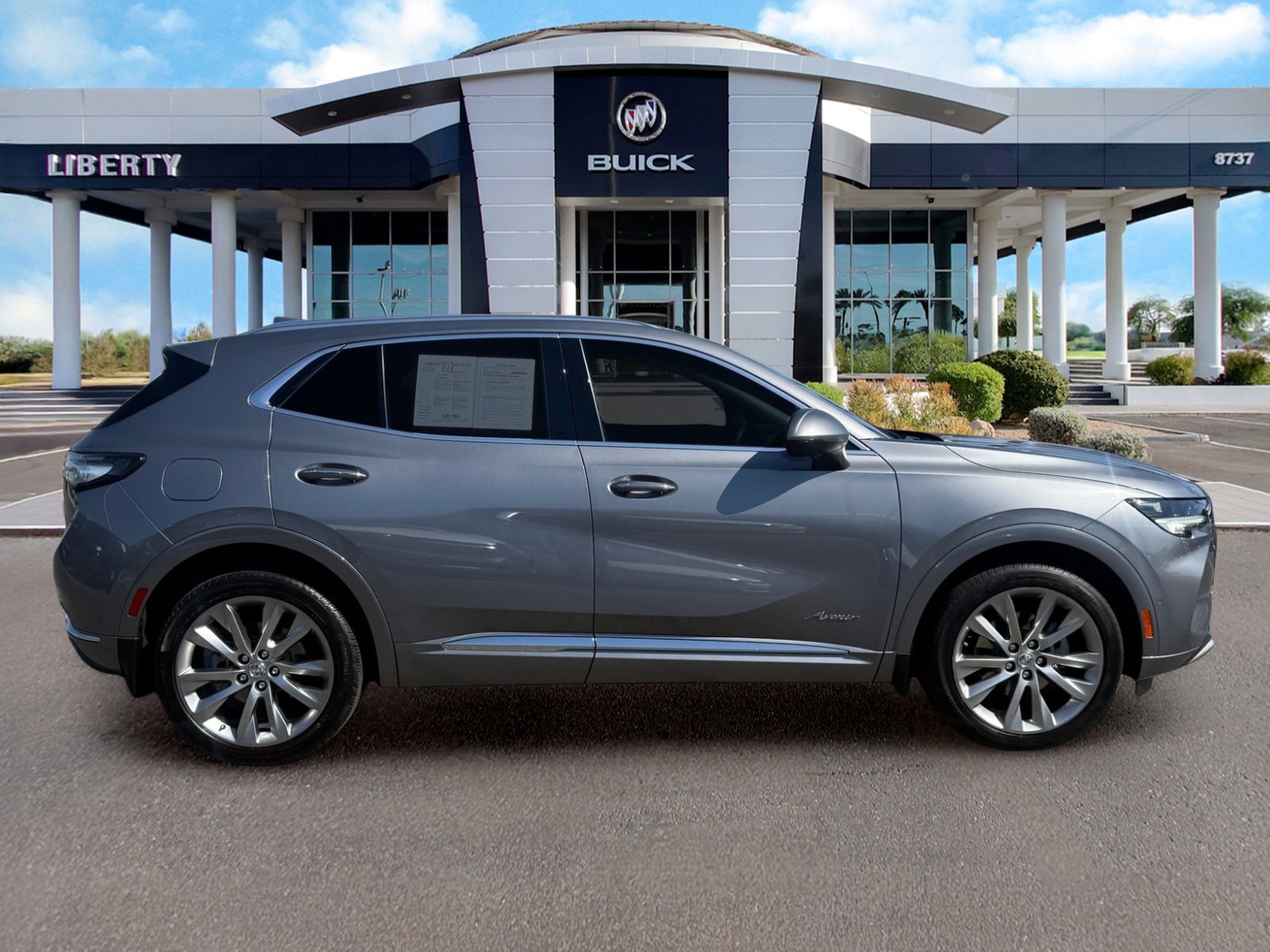 Used 2022 Buick Envision Avenir w/ Technology Package II FWD image 2