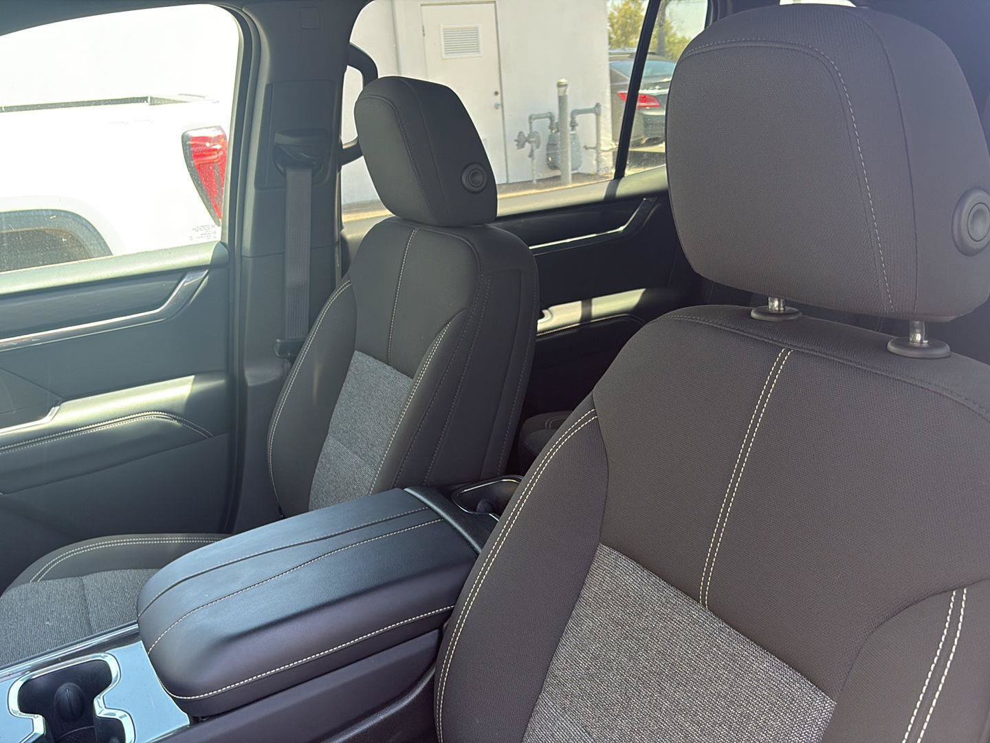 Used 2025 GMC Acadia Elevation AWD/4WD image 11