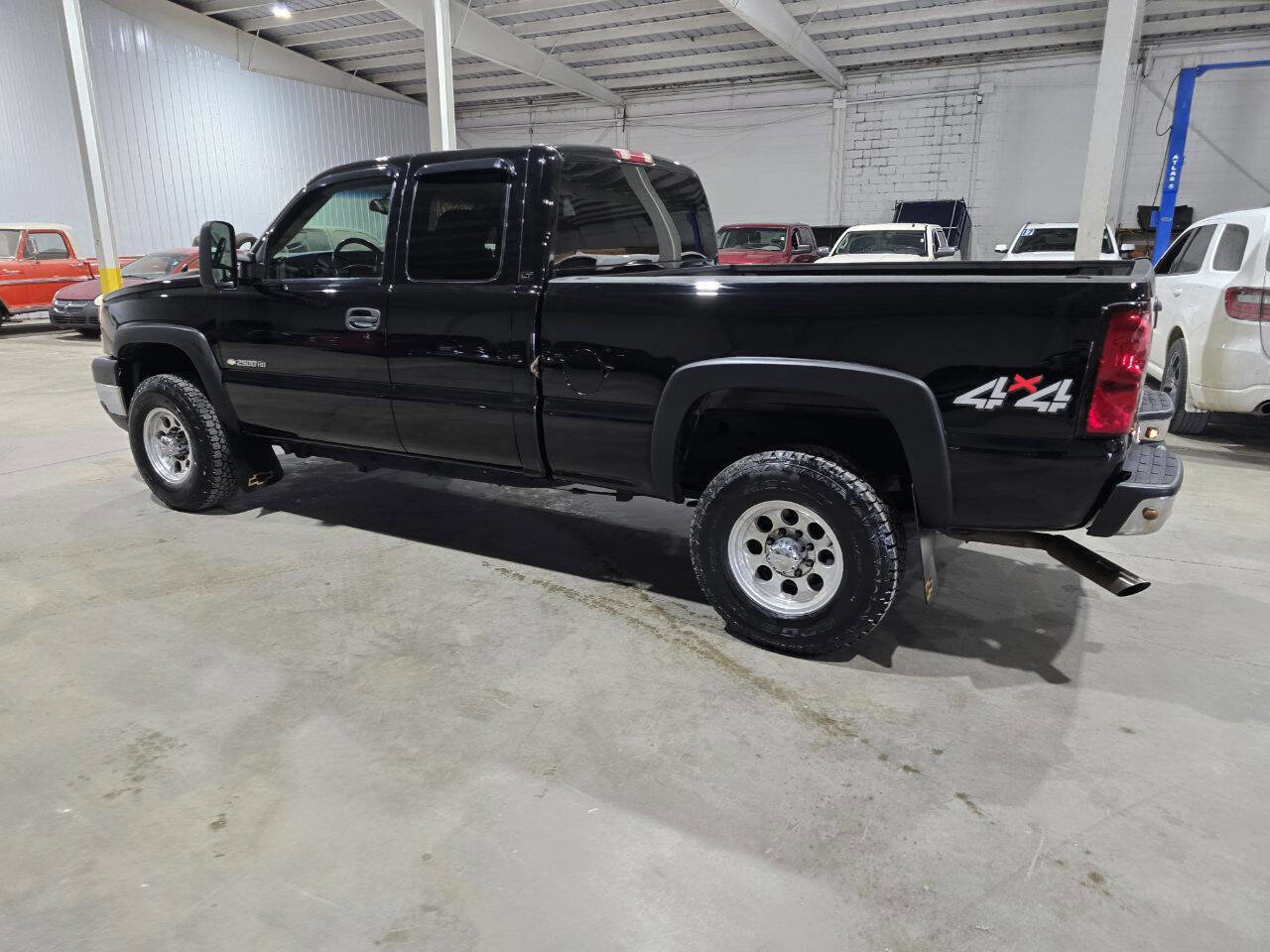 Used 2007 Chevrolet Silverado 2500 LT w/ Snow Plow Prep Package image 8