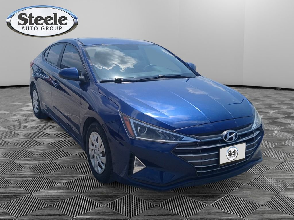 Used 2019 Hyundai Elantra SE FWD image 3