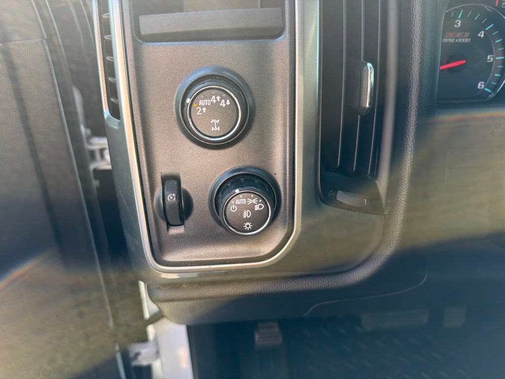 Used 2017 Chevrolet Silverado 1500 LT w/ All Star Edition AWD/4WD image 18