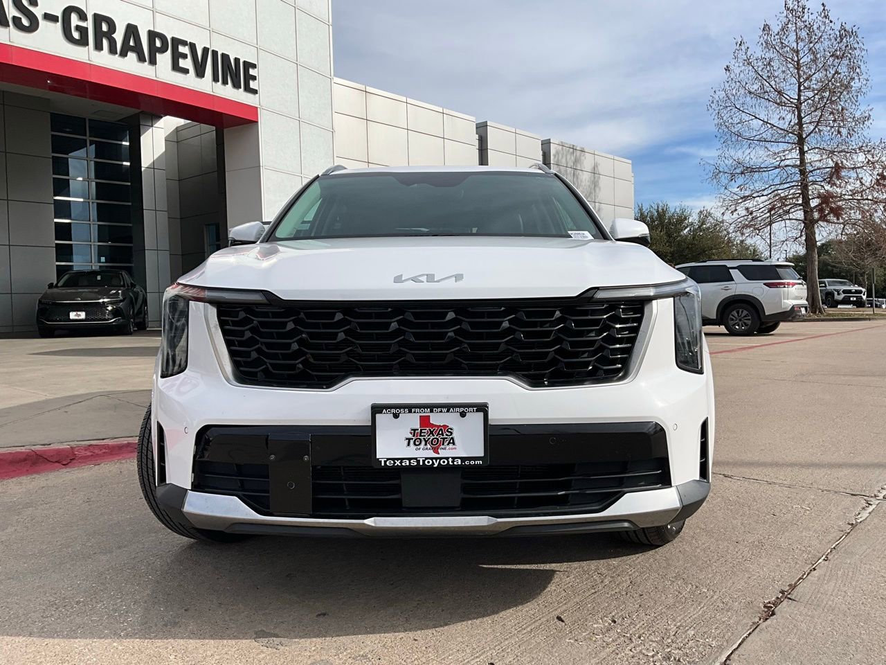 Used 2024 Kia Sorento S image 4