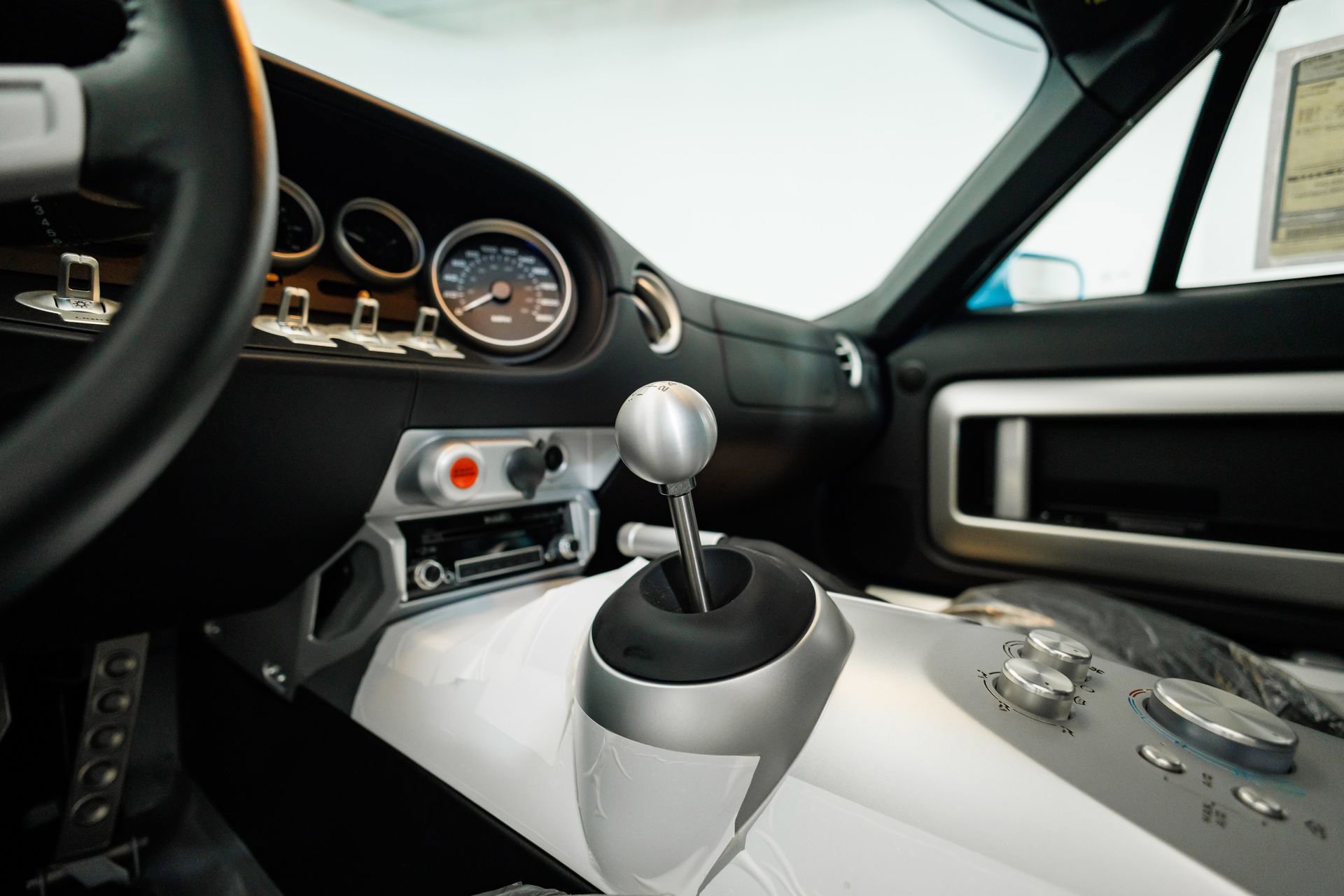 Used 2006 Ford GT RWD image 62