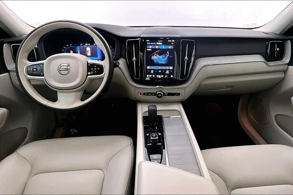 Used 2024 Volvo XC60 B5 Plus w/ Protection Package Premier AWD/4WD image 18