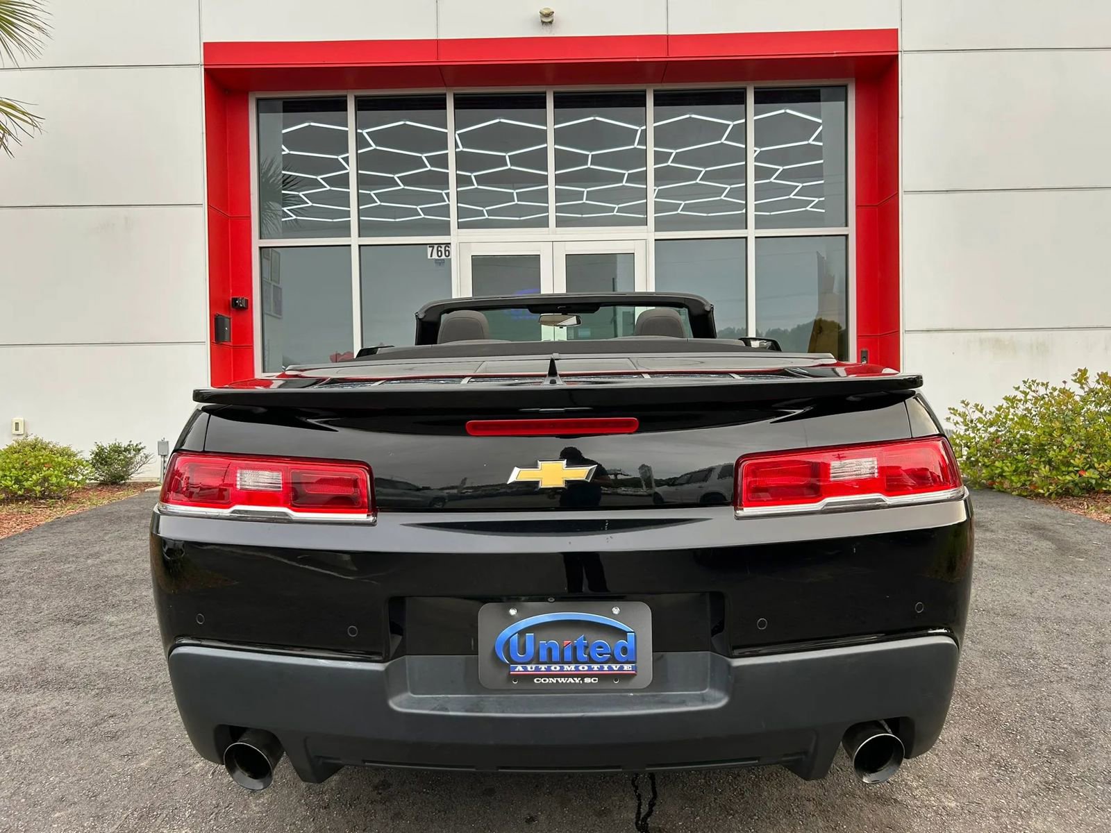 Used 2015 Chevrolet Camaro LT RWD image 14