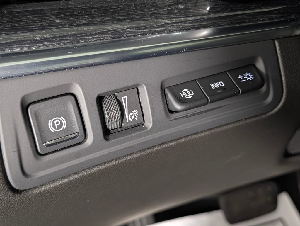 Used 2022 Cadillac XT5 Premium Luxury w/ Technology Package FWD image 34