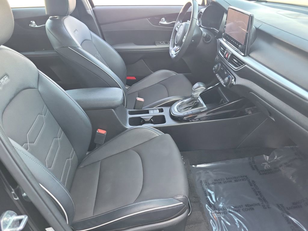Used 2023 Kia Forte GT-Line w/ GT-Line Technology Package image 17