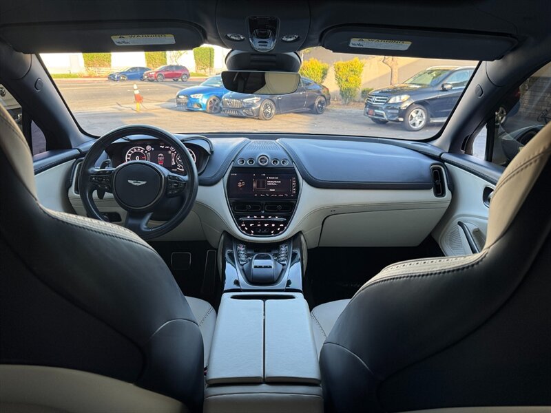 Used 2022 Aston Martin DBX AWD/4WD image 30