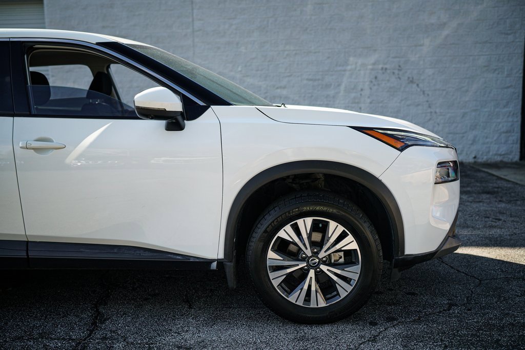 Used 2021 Nissan Rogue SV image 16