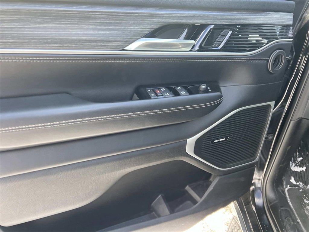 Used 2024 Jeep Wagoneer L Series II w/ Flexible Seating Group image 13