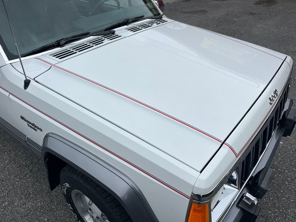 Used 1991 Jeep Cherokee Laredo AWD/4WD image 13
