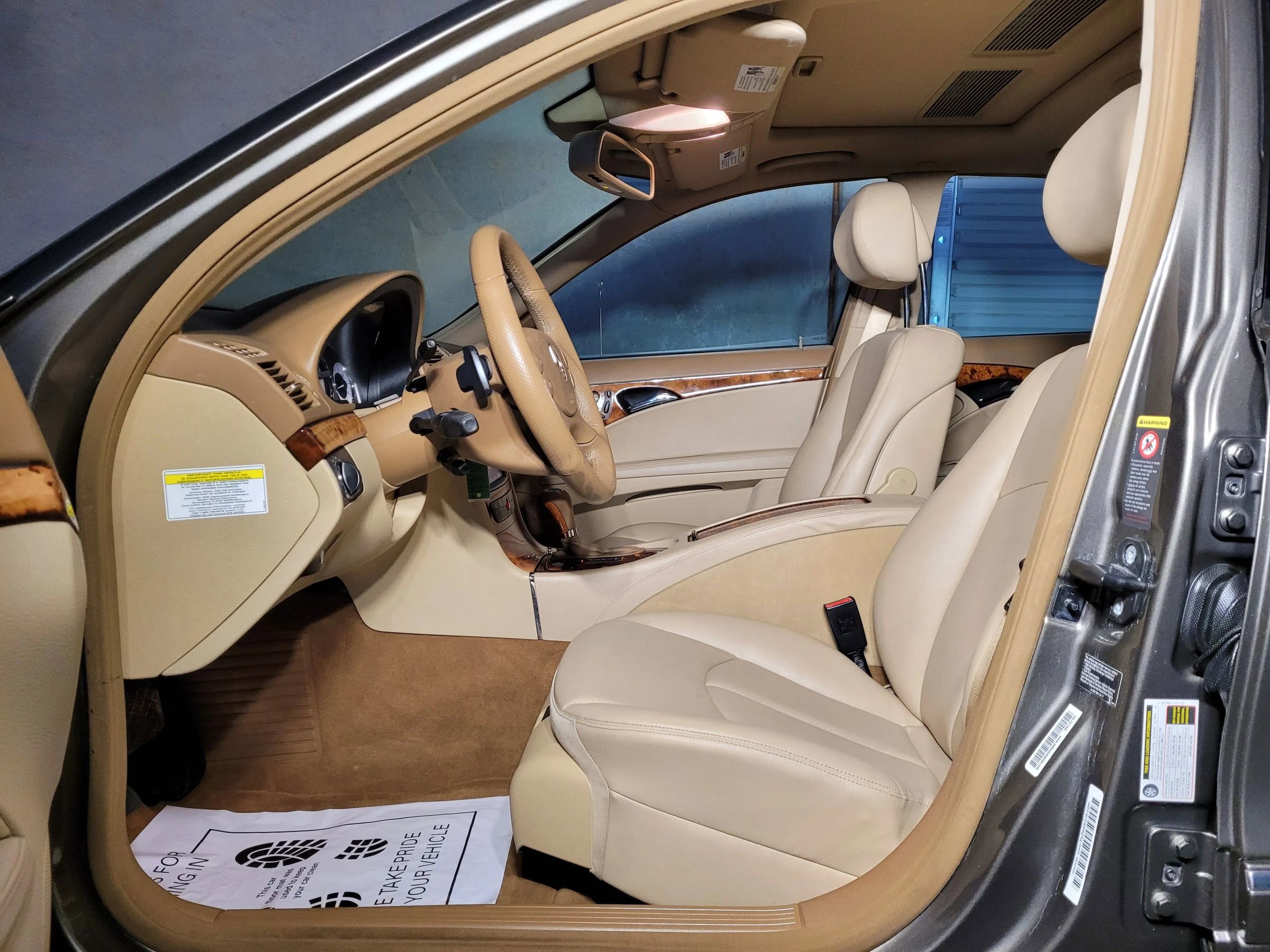 Used 2009 Mercedes-Benz E 350 Sedan image 19