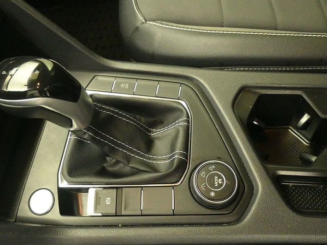 Used 2022 Volkswagen Taos SE image 13