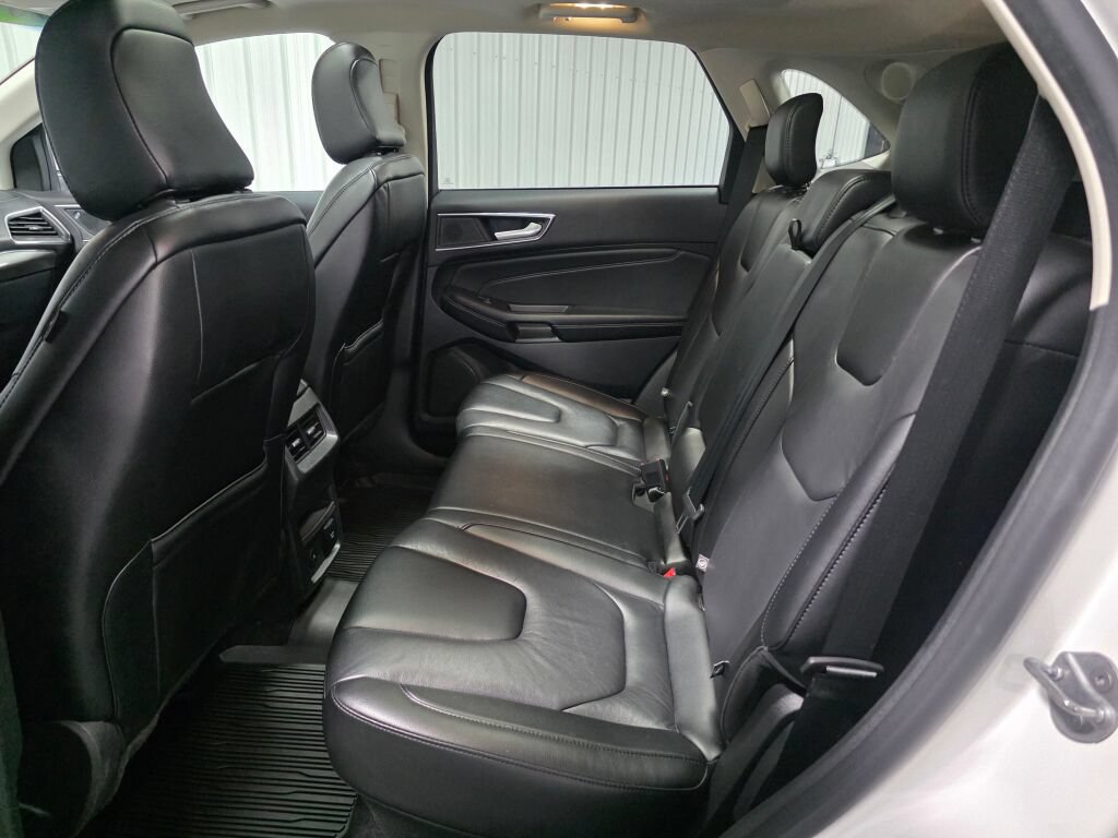 Used 2022 Ford Edge Titanium AWD/4WD image 10