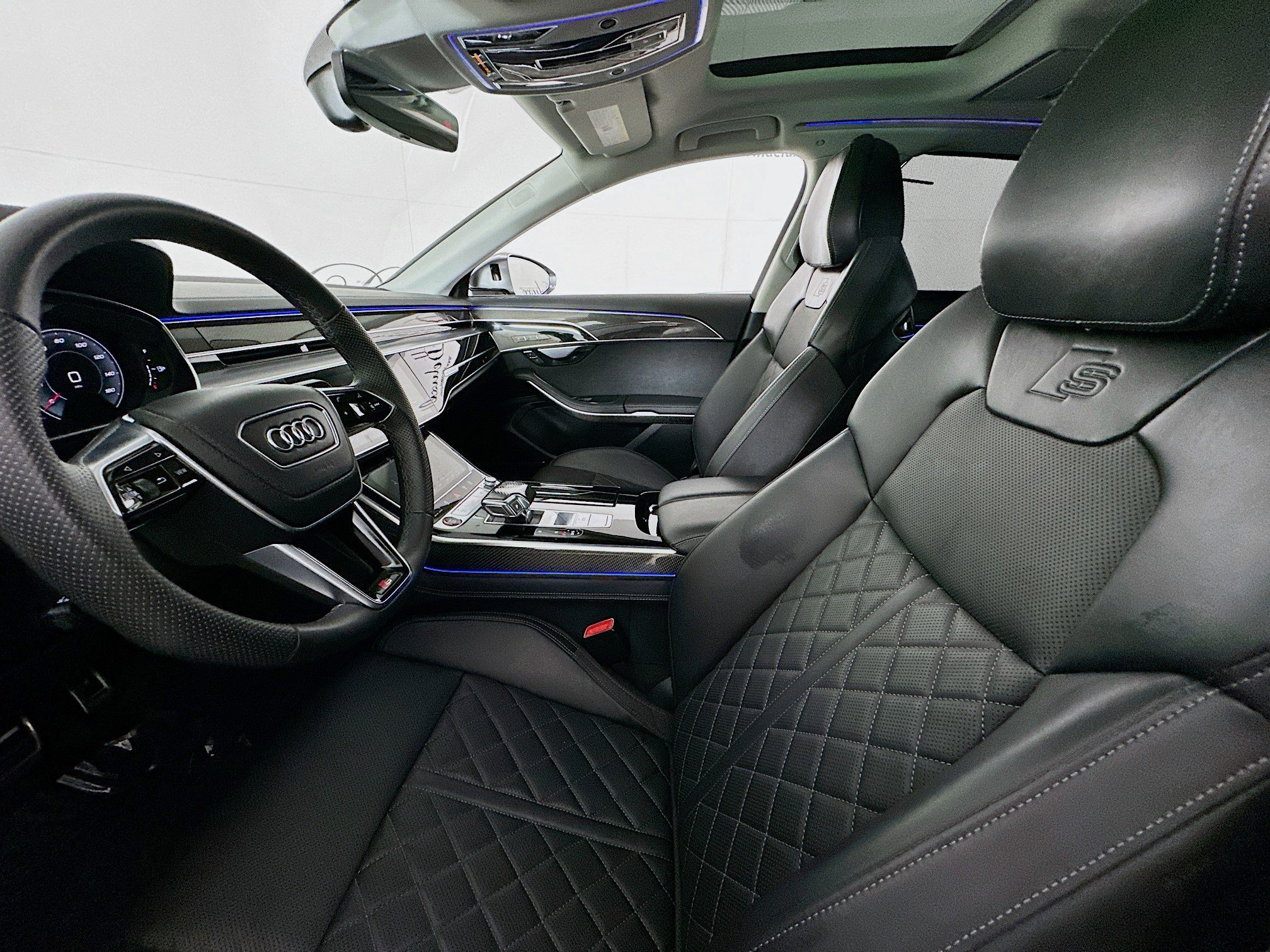 Used 2022 Audi S8 w/ S8 Executive Package image 21