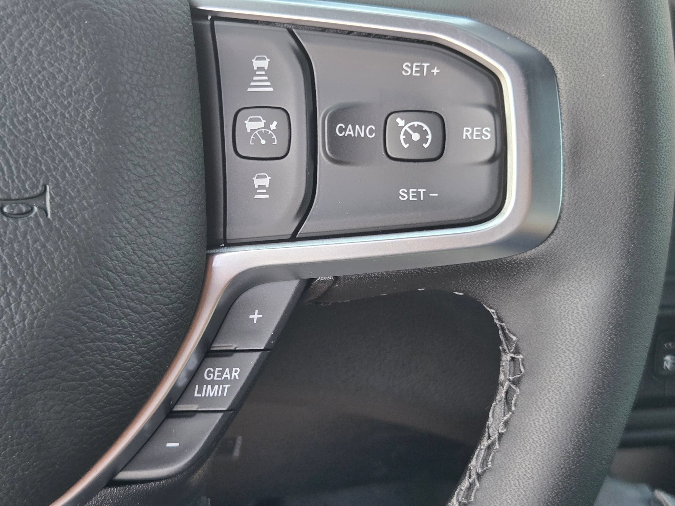 New 2026 RAM 2500 Big Horn AWD/4WD image 25