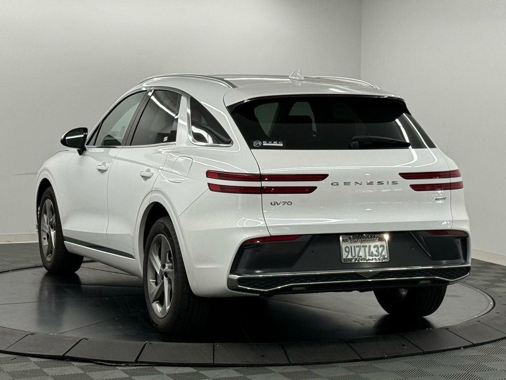 Used 2026 Genesis GV70 2.5T Select image 10