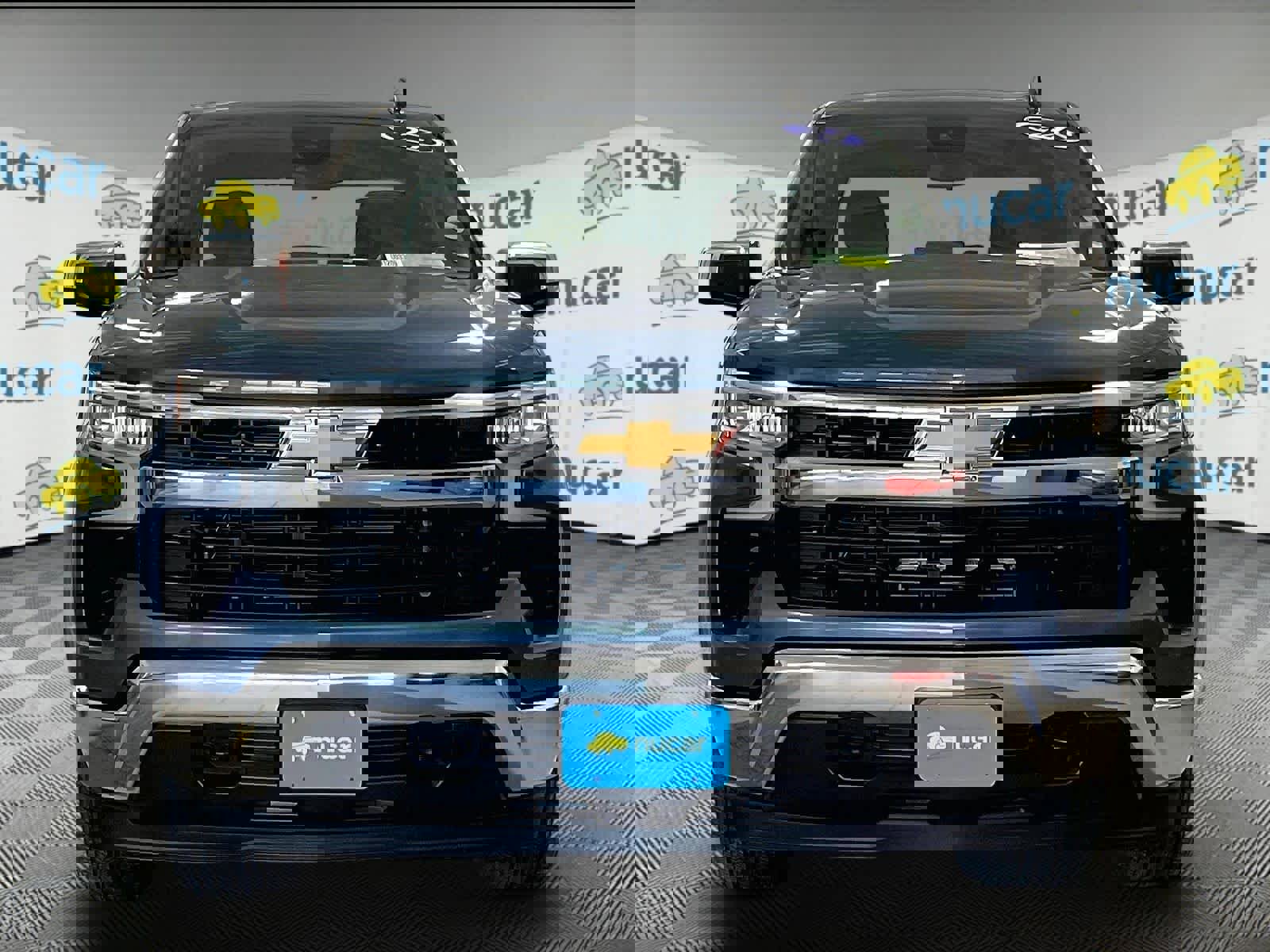 Used 2024 Chevrolet Silverado 1500 LT AWD/4WD image 2