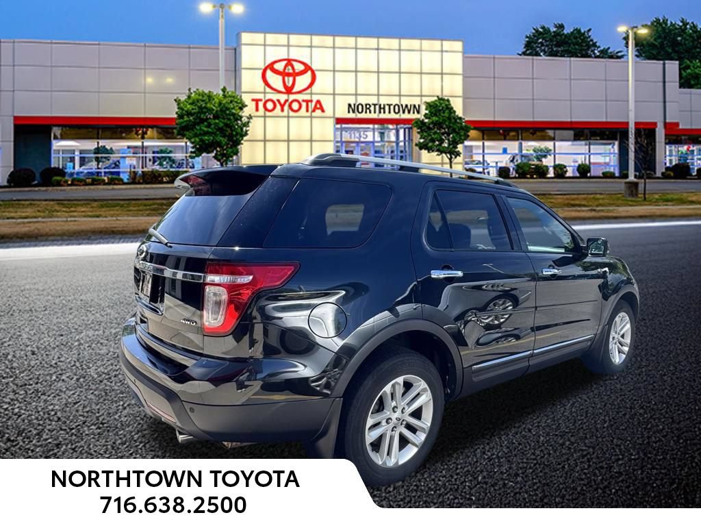 Used 2015 Ford Explorer XLT w/ Equipment Group 202B AWD/4WD image 29