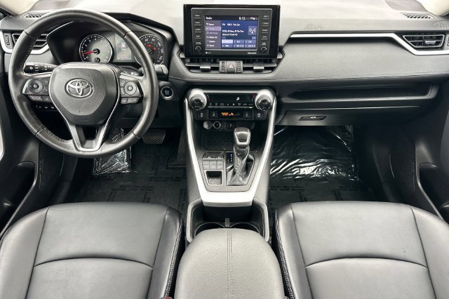 Certified 2022 Toyota RAV4 XLE Premium AWD/4WD image 17