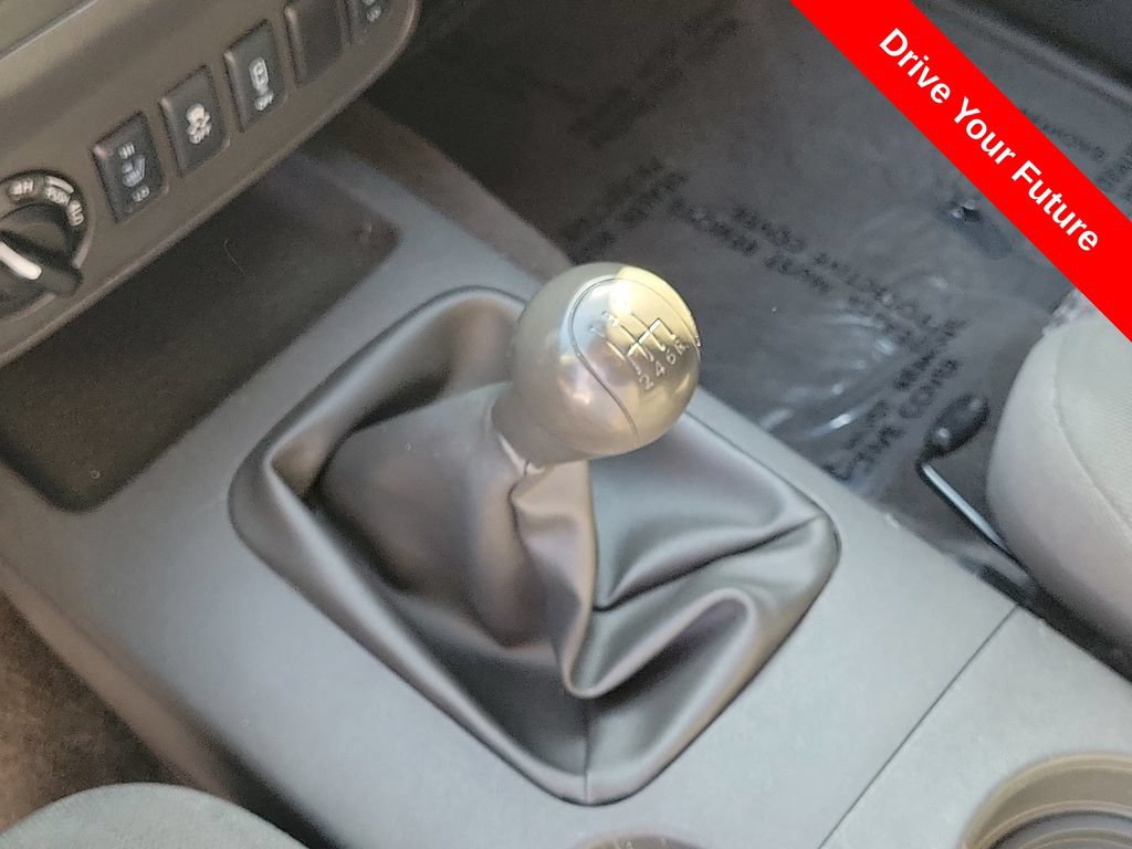 Used 2015 Nissan Frontier SV AWD/4WD image 9