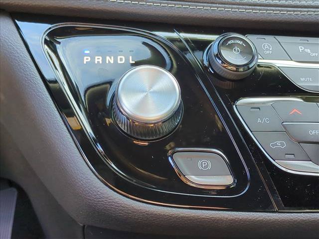 New 2026 Chrysler Pacifica Select AWD/4WD image 14