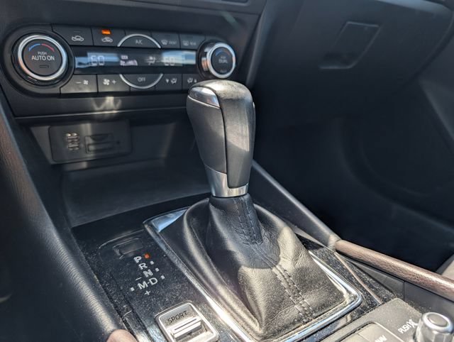 Used 2017 MAZDA MAZDA3 Touring FWD image 22