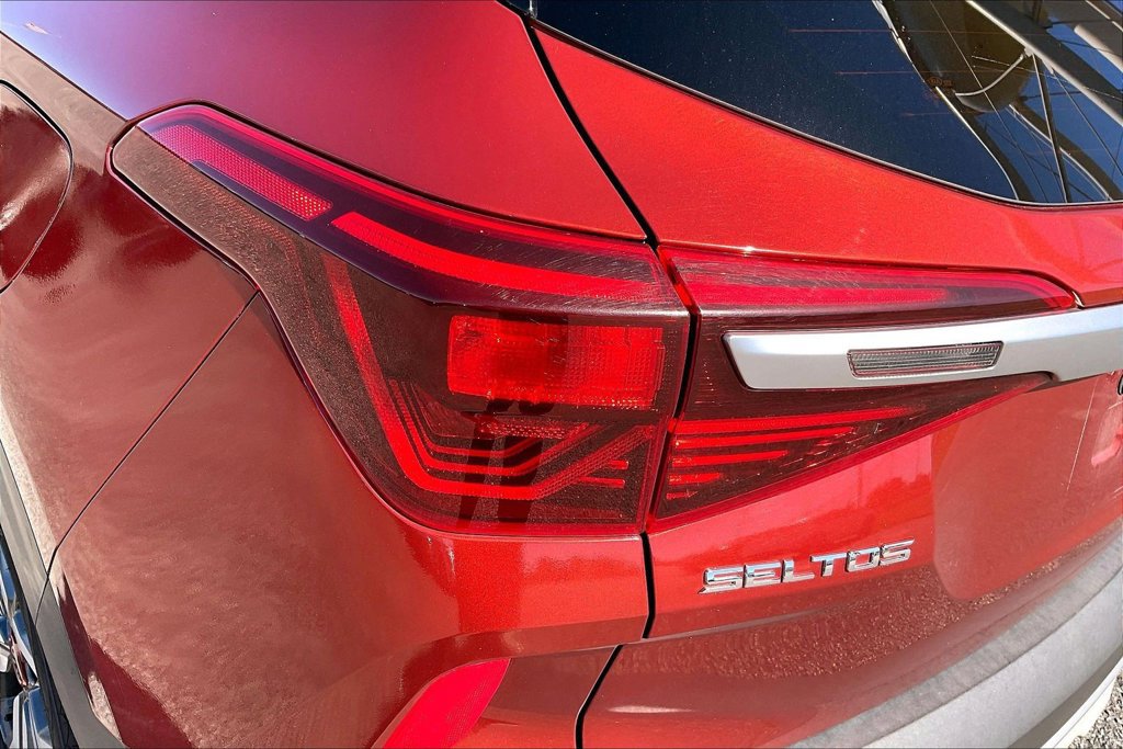 Used 2021 Kia Seltos S AWD/4WD image 30