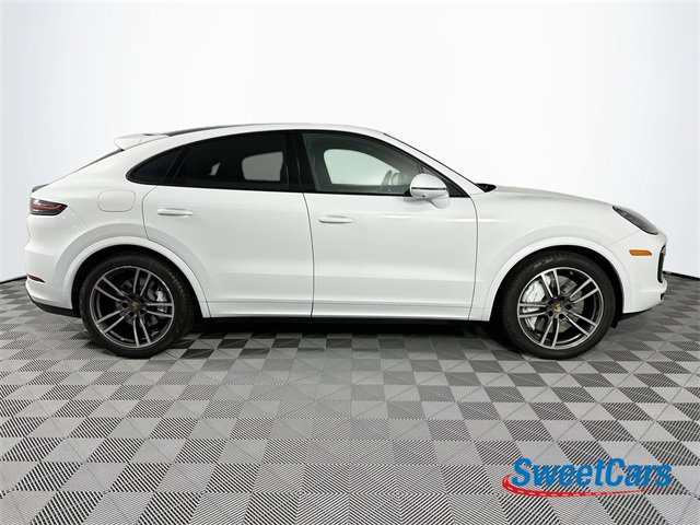Used 2023 Porsche Cayenne Turbo image 8