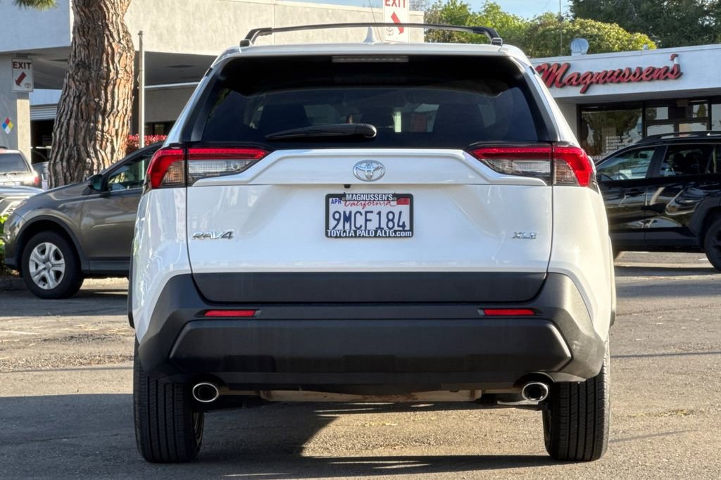 Certified 2021 Toyota RAV4 XLE image 4