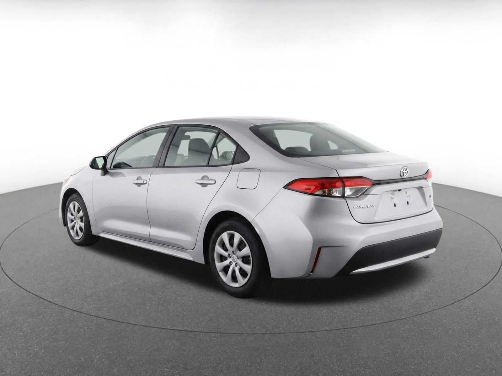 Used 2025 Toyota Corolla LE FWD image 7