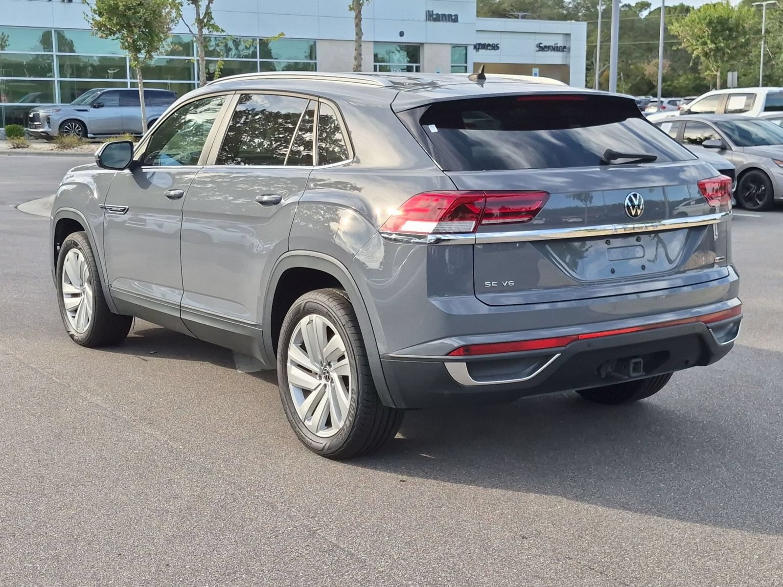 Used 2022 Volkswagen Atlas Cross Sport SE AWD/4WD image 5