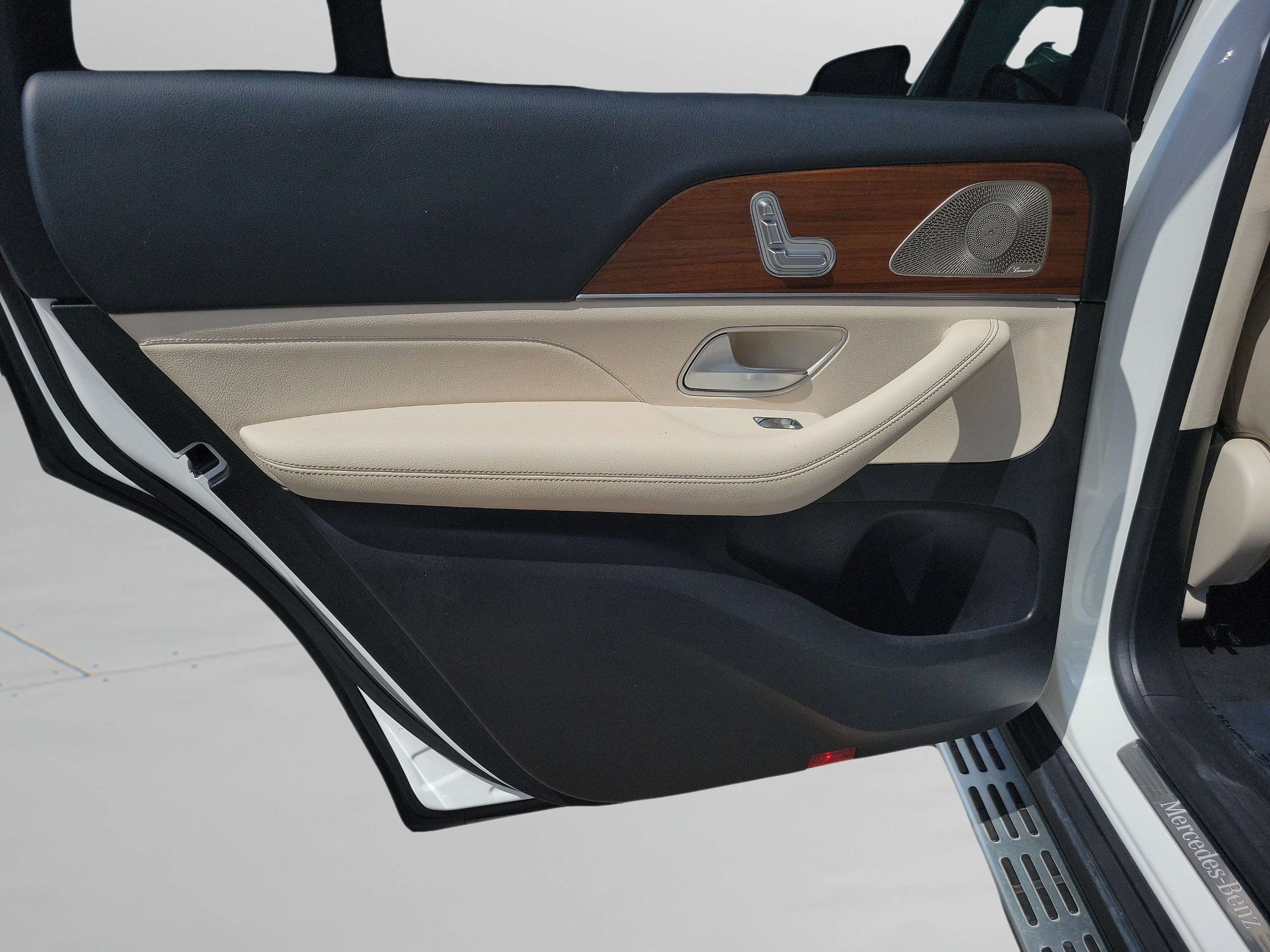 Used 2022 Mercedes-Benz GLS 450 4MATIC image 6