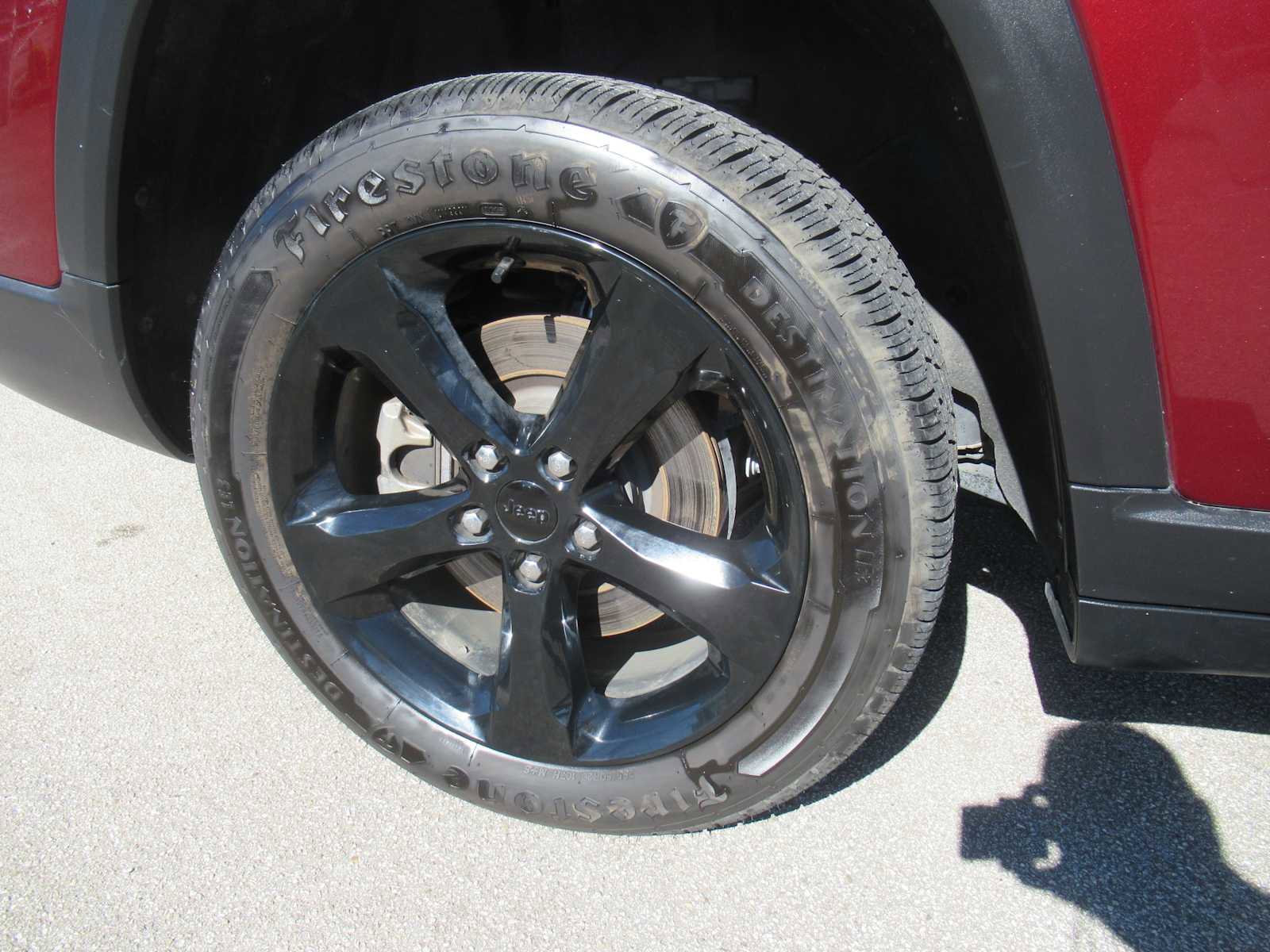 Used 2023 Jeep Grand Cherokee L Laredo image 9