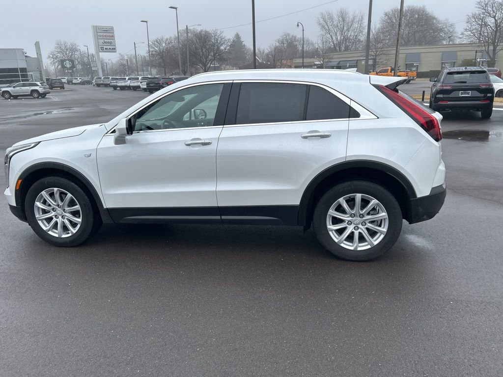 Used 2023 Cadillac XT4 Luxury w/ Cold Weather Package image 8