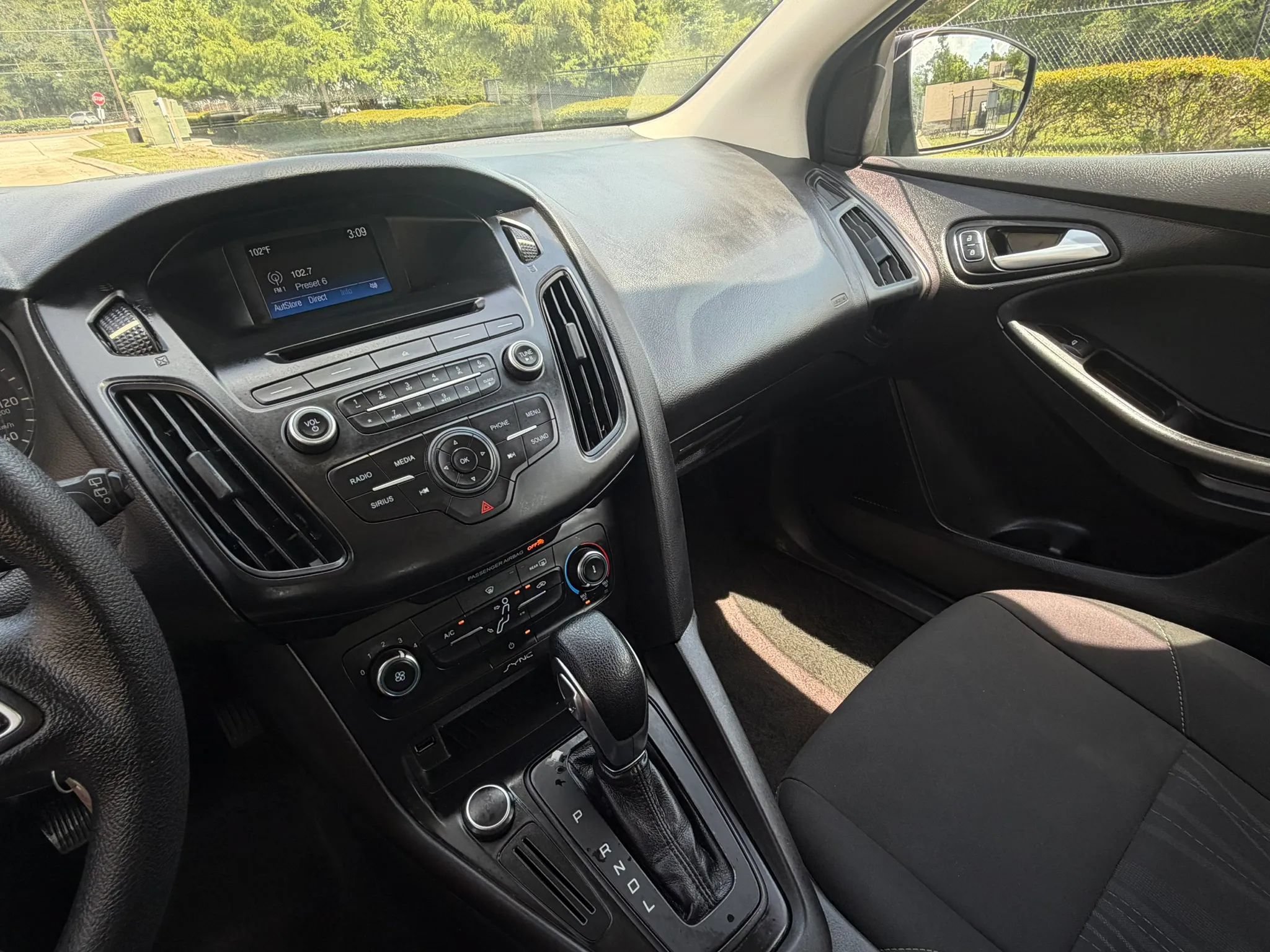 Used 2017 Ford Focus SE FWD image 20